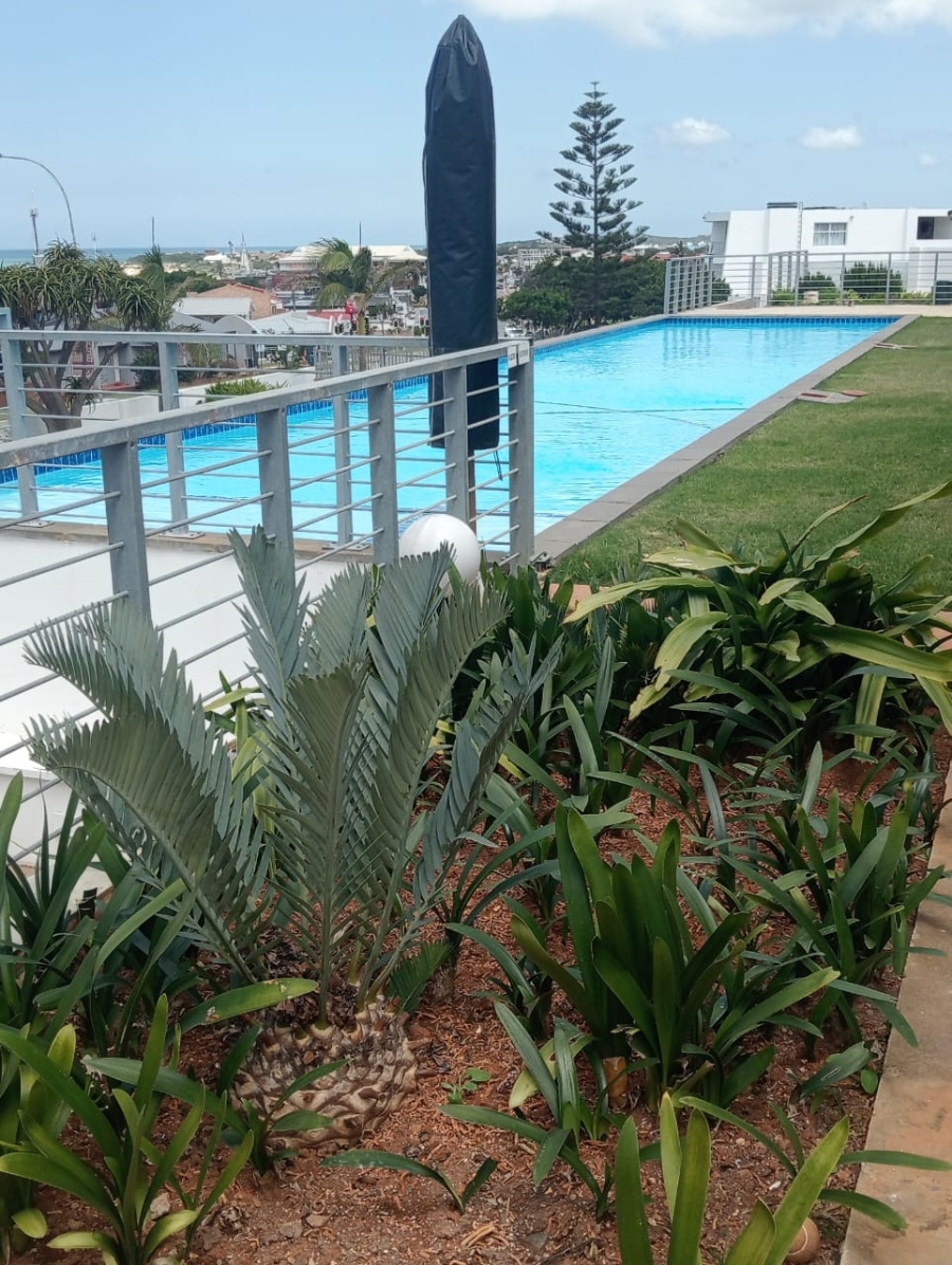 5 Bedroom Property for Sale in Jeffreys Bay Central Eastern Cape